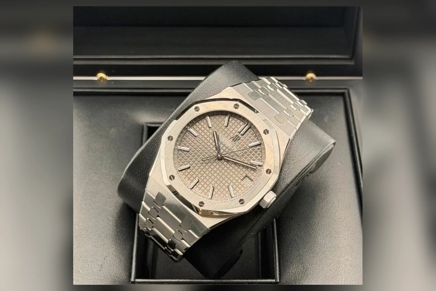 Audemars Piguet Royal Oak 15500ST, Wertgegenstand aus Insolvenzverwertung