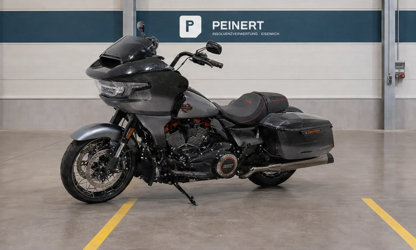 Harley-Davidson CVO Road Glide in Schwarz metallic, Halle Eisenach-Stregda