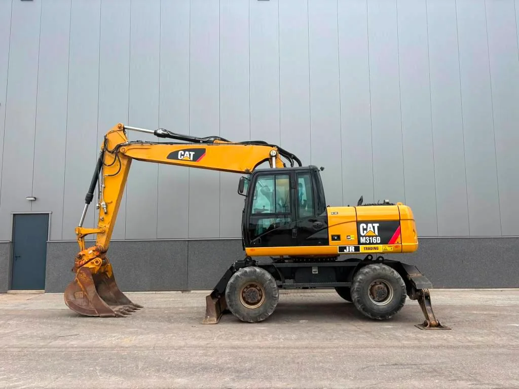 Caterpillar M316D aus Insolvenzverwertung